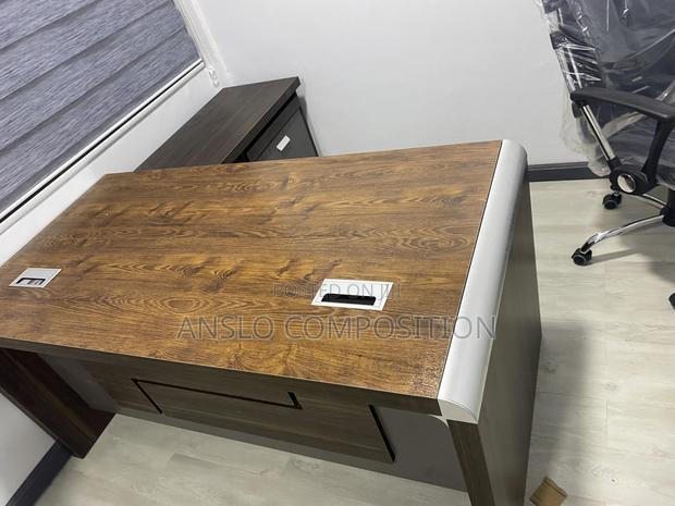 Latest L-Shape Office Table · Photo 2