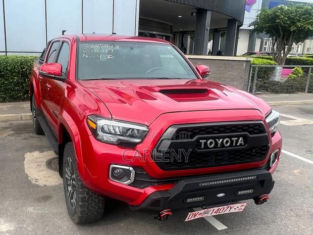 Toyota Tacoma TRD Sport 2017 Red · Photo 1