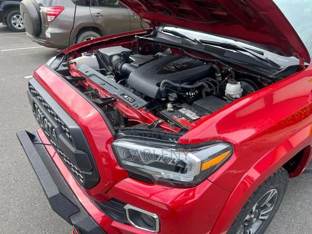 Toyota Tacoma TRD Sport 2017 Red · Photo 5