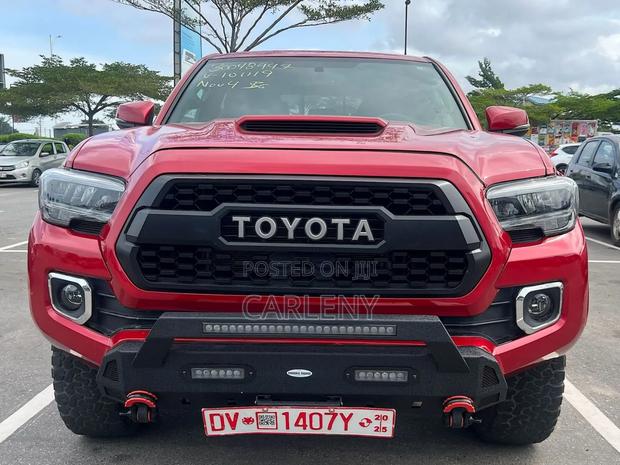 Toyota Tacoma TRD Sport 2017 Red · Photo 2