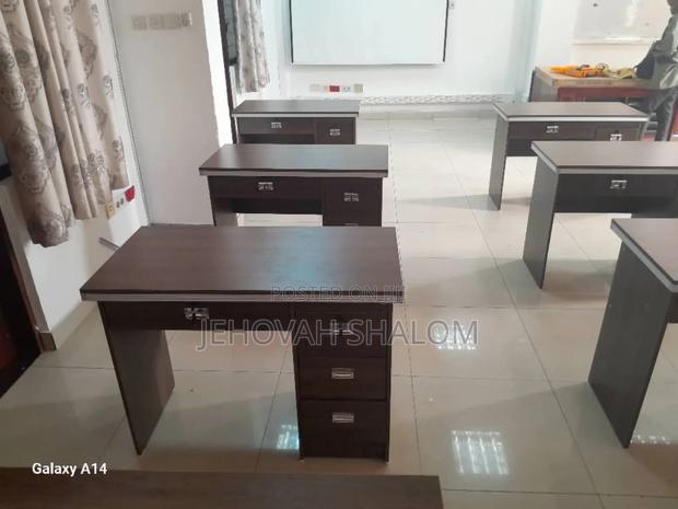 Office Desk · Photo 1