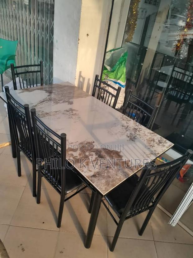 6 Seater Durable Dining Table · Photo 1