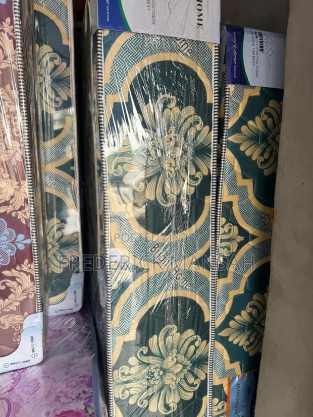 11inches Queen-Size Double Mattress for Sale · Photo 1