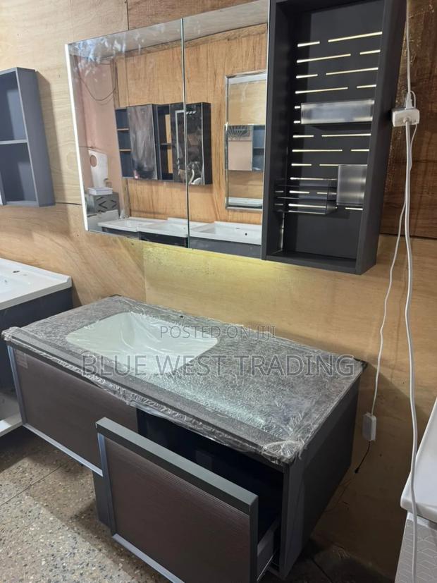 Cabinet Sink · Photo 2