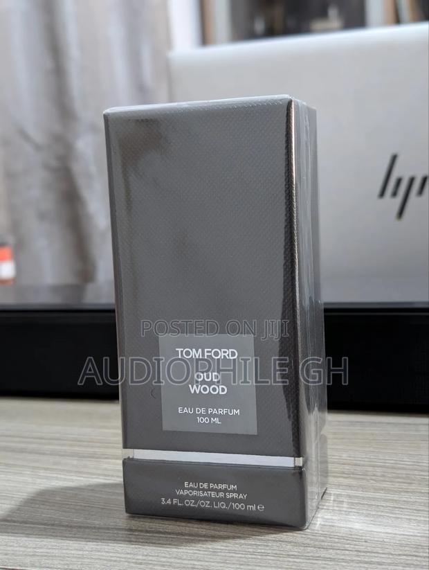 Tom Ford Oud Wood Eau De Parfum · Photo 1