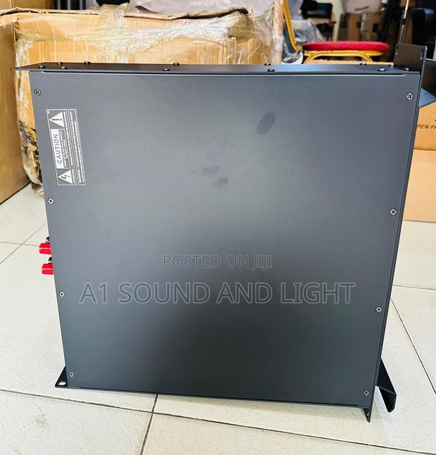 Max [Mx1000] 2-Channels Power Amplifier · Photo 3