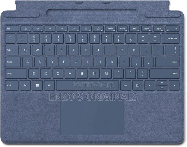 Surface Pro 9 & 11 Keyboard Signature Edition Alcantara New · Photo 5