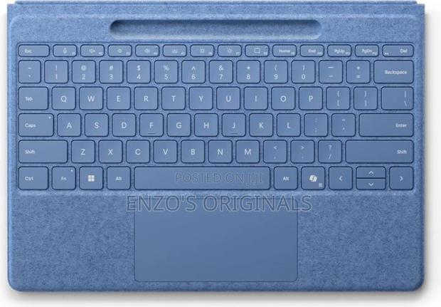 Surface Pro 9 & 11 Keyboard Signature Edition Alcantara New · Photo 8