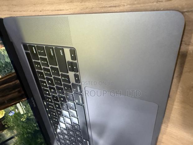 Laptop Apple MacBook Pro 2019 32GB Intel Core i7 SSD 512GB · Photo 1