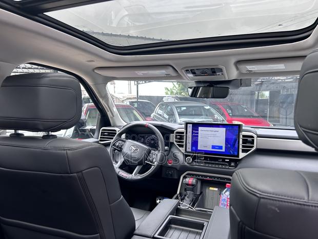 Toyota Tundra 2024 Gray · Photo 6