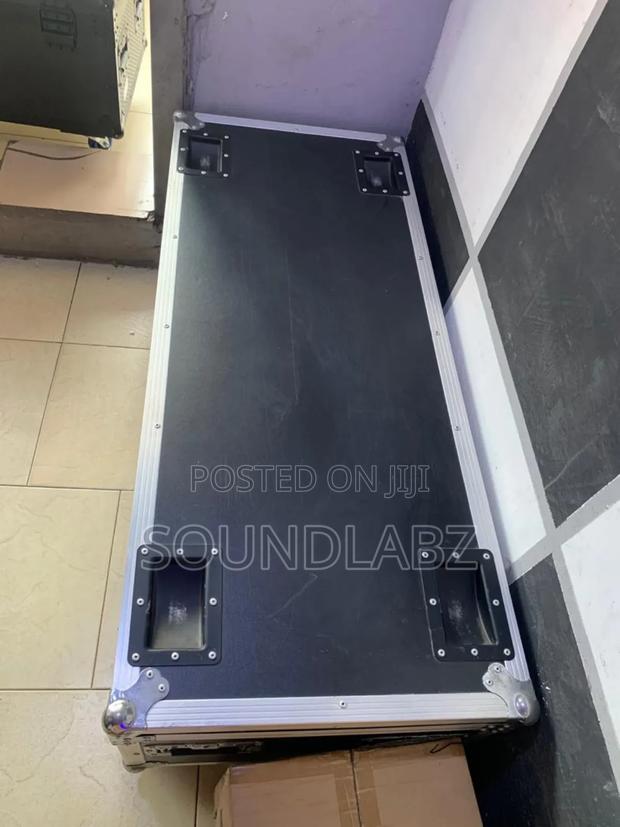 Led Par Light Flight Case · Photo 2