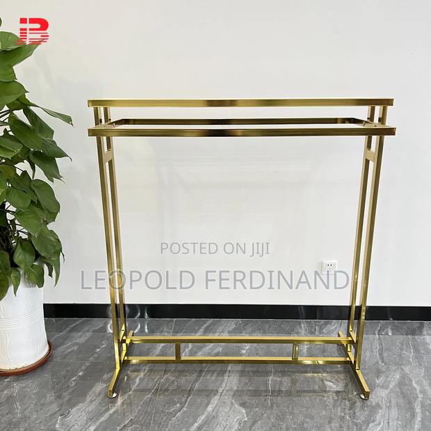Golden Clothing Rack · Photo 2