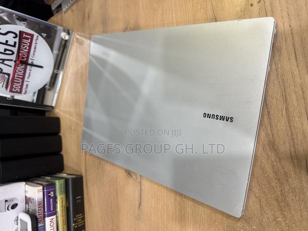Laptop Samsung 8GB Qualcomm Snapdragon X Elite SSD 256GB · Photo 2