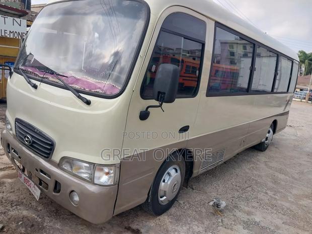Hyundai County 2012 Beige · Photo 3