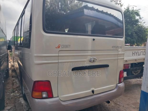Hyundai County 2012 Beige · Photo 6