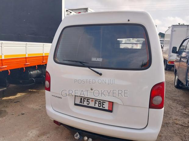 Hyundai H-100 2003 White · Photo 7