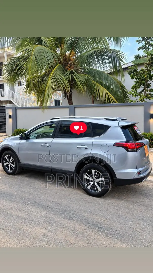 Toyota RAV4 2018 Gray · Photo 1