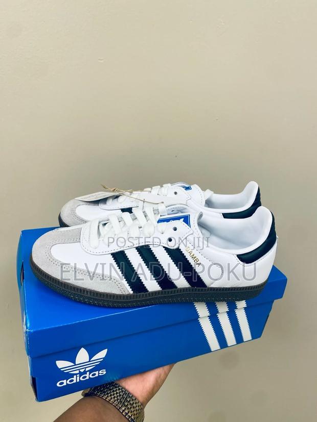 Adidas Samba 3 Stripes. · Photo 2