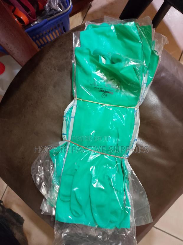 Chemical Nitrile Gloves. · Photo 3