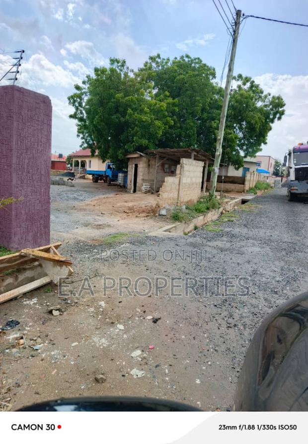 Land Title · Photo 4