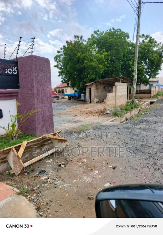 Land Title · Photo 5