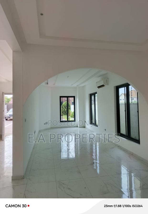 7bdrm House in E A Properties, Bawaleshie for rent · Photo 6