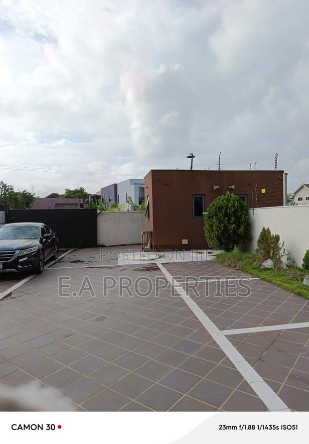 7bdrm House in E A Properties, Bawaleshie for rent · Photo 7