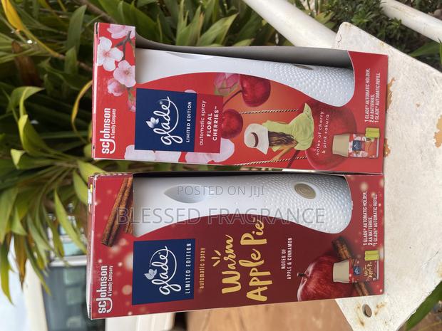 Glade Automatic Spray Machine · Photo 3