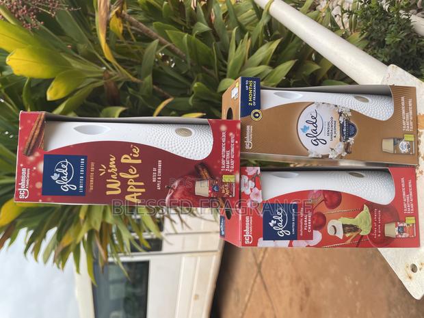 Glade Automatic Spray Machine · Photo 2