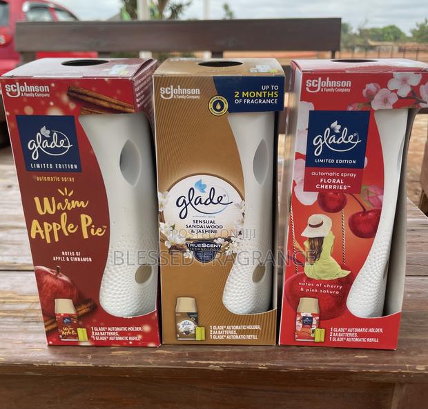 Glade Automatic Spray Machine · Photo 1