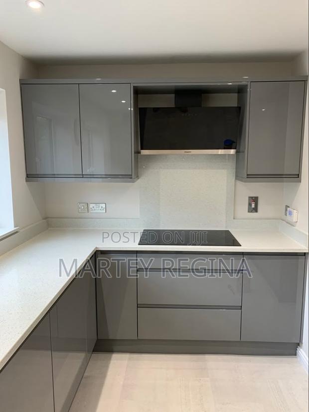 U Shape Kitchen Cabinets · Photo 1