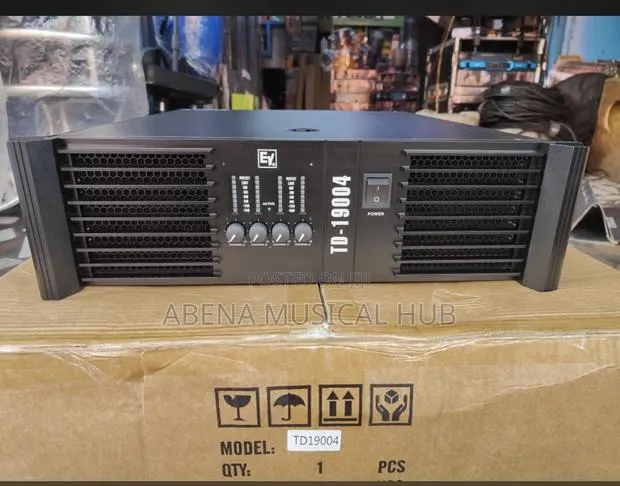 Ev Td-19004 Four Channel Bass Amplifier · Photo 1