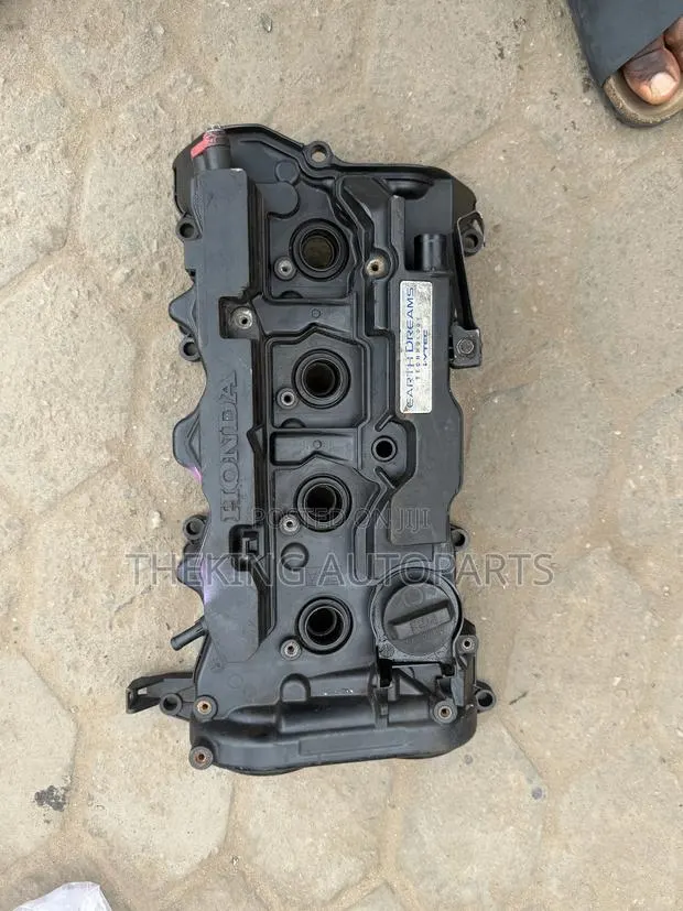 Honda Civic 2016 to 2021 Engine Valves Cover. · Photo 1