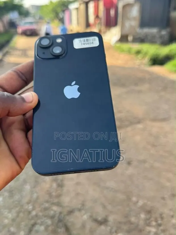 Apple iPhone 13 256 GB · Photo 1