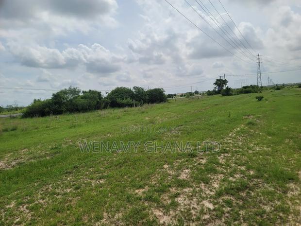 Roadside Land Motorway 10 Minutes After Central University · Photo 6