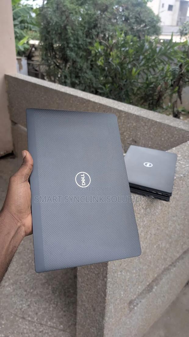 New Laptop Dell Latitude 7320 16GB Intel Core i5 SSD 256GB · Photo 4