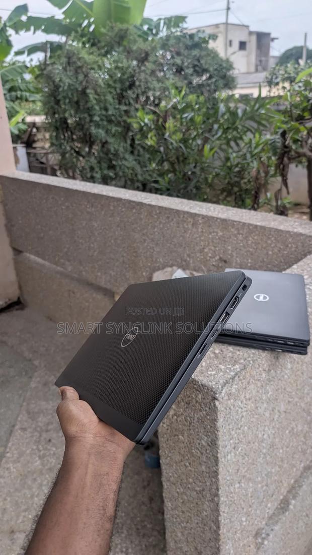New Laptop Dell Latitude 7320 16GB Intel Core i5 SSD 256GB · Photo 8