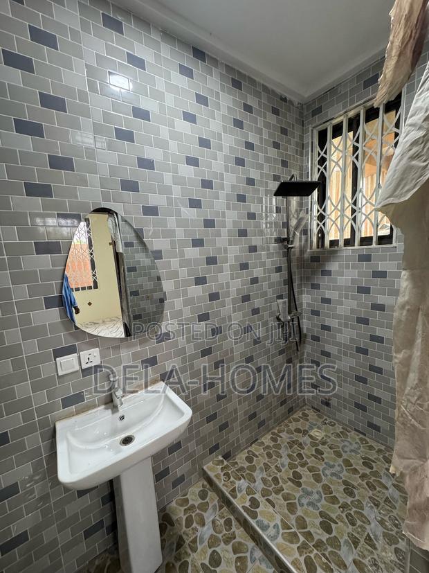 2bdrm Apartment in Amrahia, Frafraha for rent · Photo 8