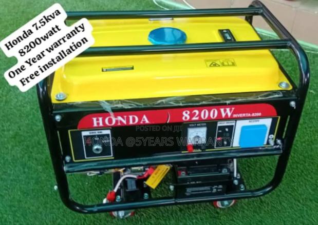 Yellow and Black Honda 7.5kva Petrol 8200watt Honda 7.5kva · Photo 1