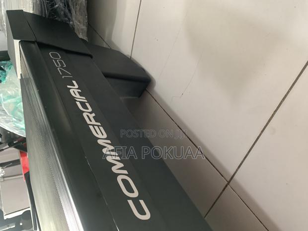 Commercial Nordictrack Treadmill 150kg · Photo 5