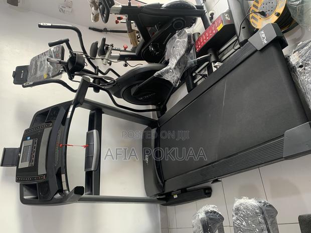 Commercial Nordictrack Treadmill 150kg · Photo 2