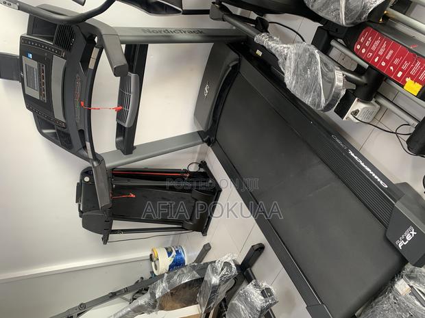 Commercial Nordictrack Treadmill 150kg · Photo 4