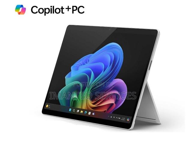 New Microsoft Surface Pro 11th Edition, a Copilot+ PC 16GB SSD 256GB · Photo 1