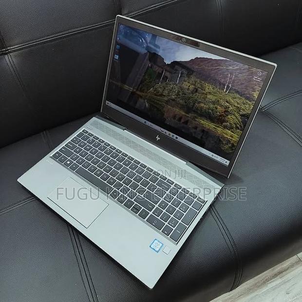 Laptop HP ZBook 15 32GB Intel Core i7 SSD 512GB · Photo 1