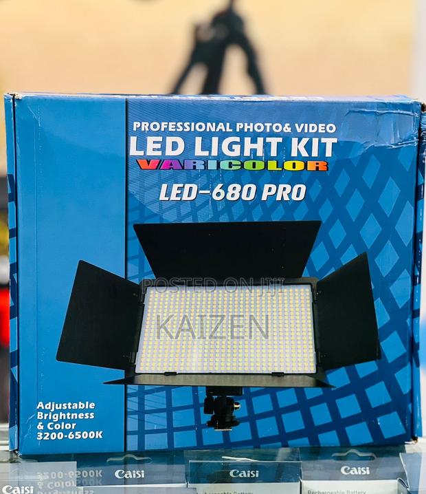Professional Led 800 RGB Light · Photo 2