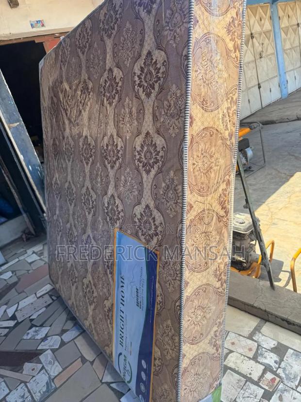 16inches Queen Size Mattress for Sale · Photo 1