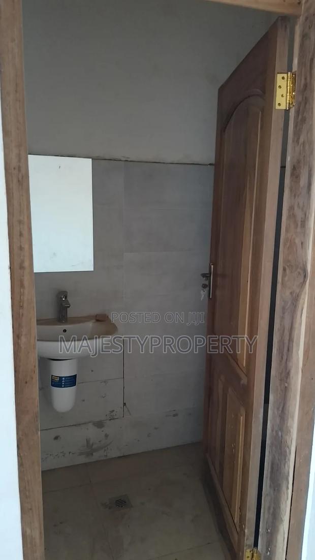 Shop for Rent at Main Spintex Roadside · Photo 6