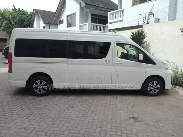 Rent 14 Seater Toyota Hiace