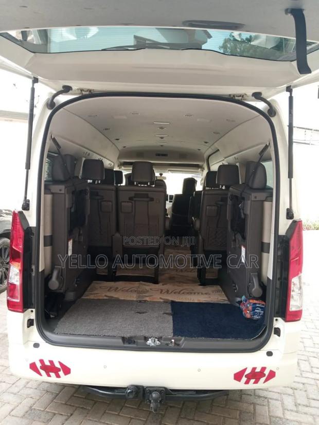 Rent 14 Seater Toyota Hiace · Photo 6