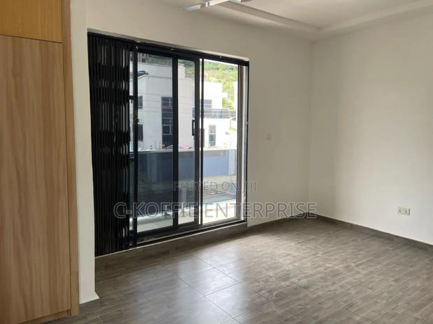 4bdrm House in Tesano for rent · Photo 8